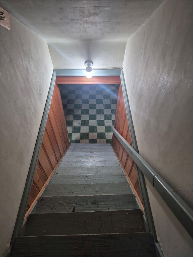 Building Photo - 2843 Ashland Ave