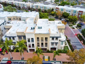 Building Photo - 15 Vantis Dr