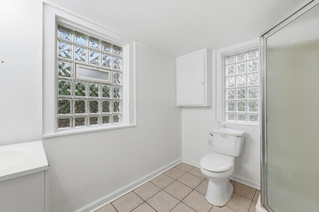 Building Photo - 557 E Weisheimer Rd