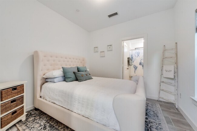 Building Photo - 2955 Stunning Dr