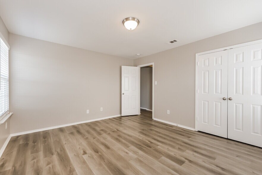 Building Photo - 5965 Harbor Glen Dr