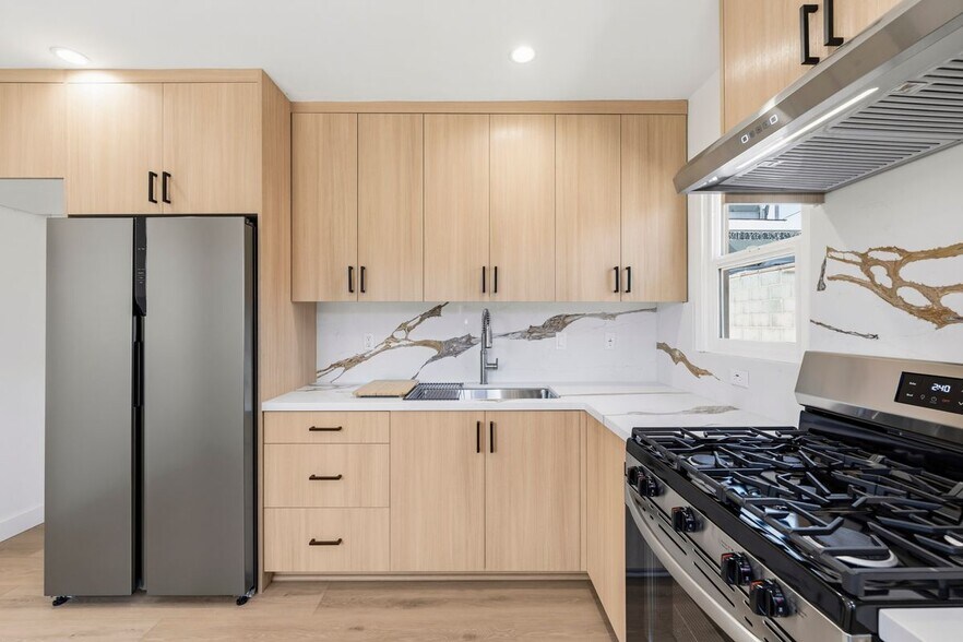 Building Photo - 2817 Sycamore Ave