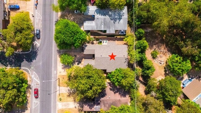 Building Photo - 3508 Southridge Dr