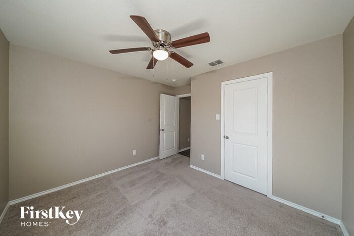 Building Photo - 2537 Doe Run