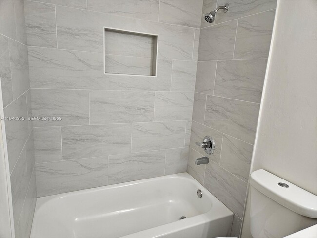 Building Photo - 510 NW 109th Ave