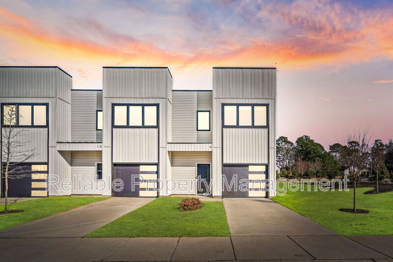 Building Photo - 4 S Laird Dr