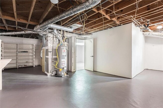 Building Photo - 1996 Briarwood Dr