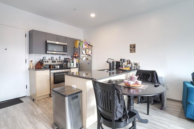 Building Photo - 327 Communipaw Ave