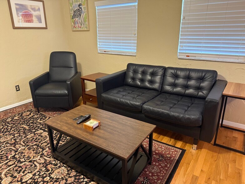 Living room - 4126 35th Ave N