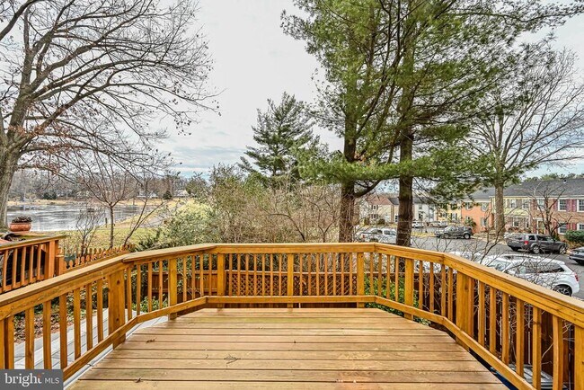 Building Photo - 5572 Kendrick Ln