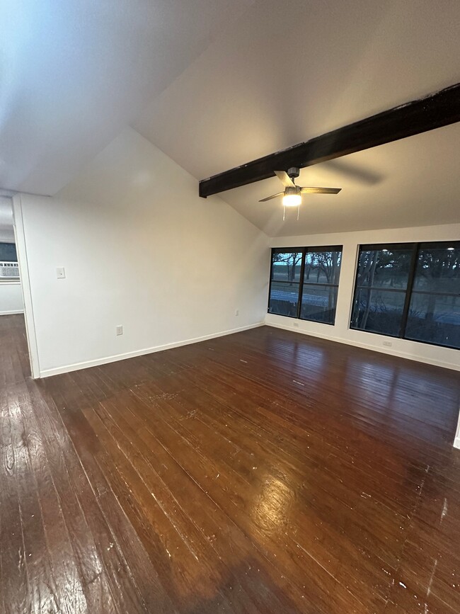 Building Photo - 1060 Garden St