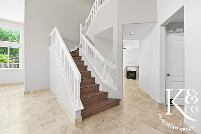 Building Photo - Immaculate 4-Bedroom Home in Sought-After ...