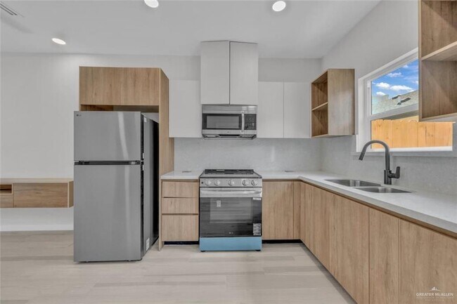 Building Photo - 19 S 25th St