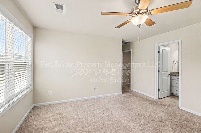 Building Photo - 3805 Yorkshire Pl