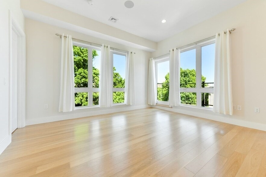 Building Photo - 488 Dorchester Ave