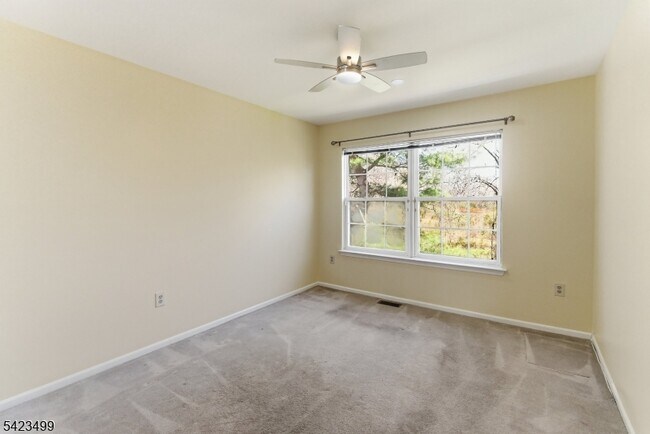 Building Photo - 62 Magellan Way