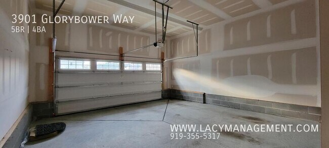 Building Photo - 3901 Glorybower Way