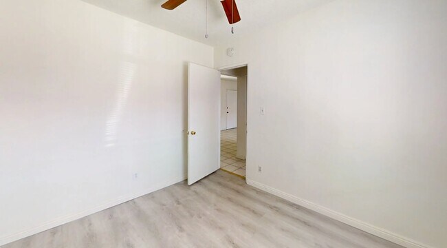 Building Photo - 3348 Santa Fe Ave