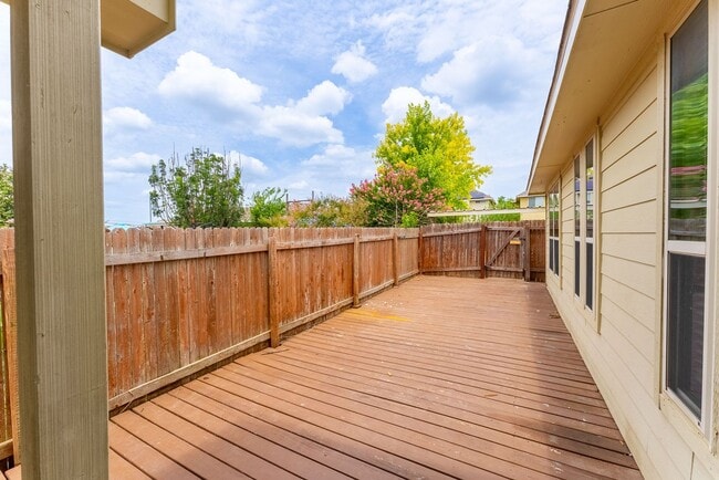 Building Photo - Stunning 3 bedroom/3 bathroom House in Austin!!!