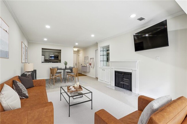 Building Photo - 24308 Plantation Dr NE