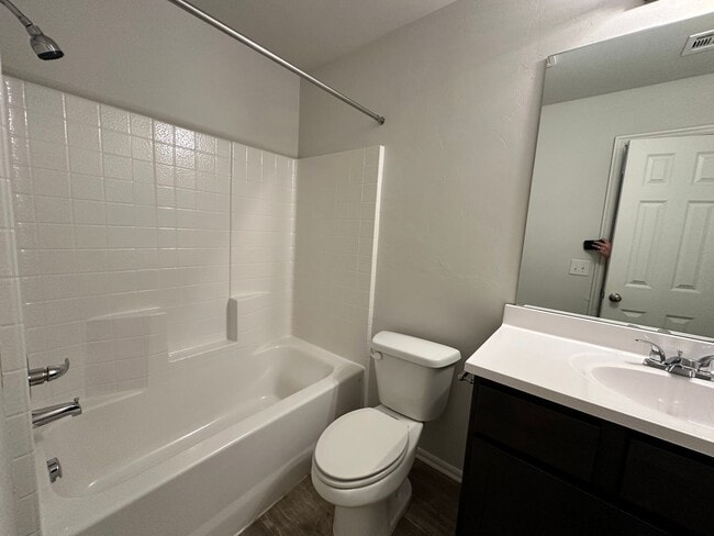 Building Photo - 3 Bed, 2 Bath Home for Rent in Yukon