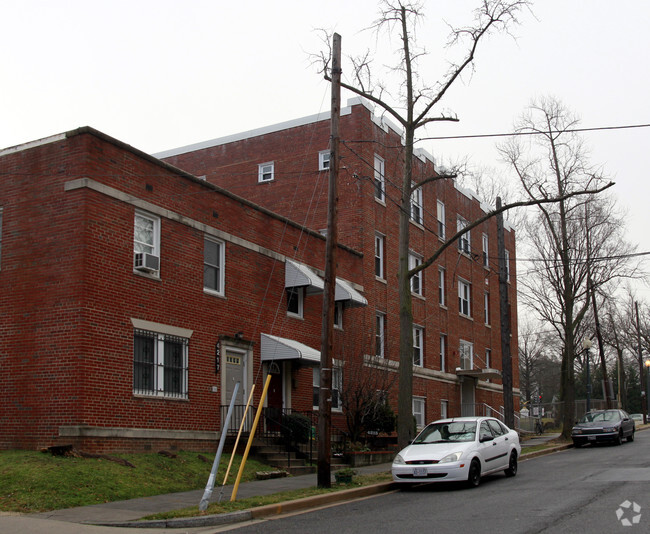 Building Photo - Victory Hills