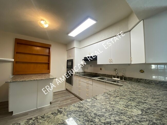 Building Photo - 925 Holbrook Cir