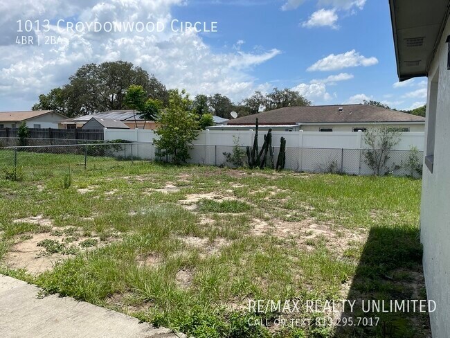 Building Photo - 1013 Croydonwood Cir