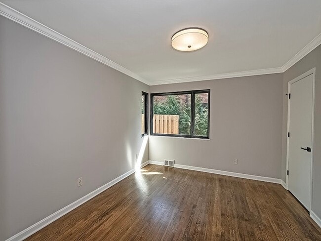 Building Photo - 1453 Squirrel Hill Ave