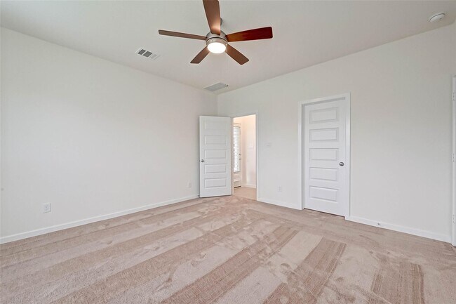 Building Photo - 8022 Pinebrook Arbor Ct