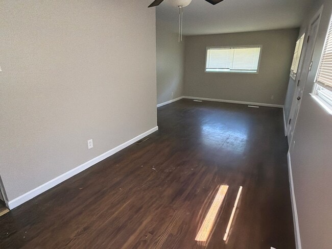 Building Photo - 457 Shepley Dr