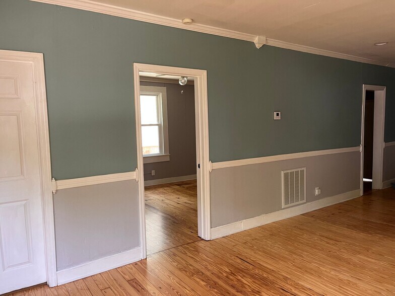 Building Photo - 274 N Rocksprings St