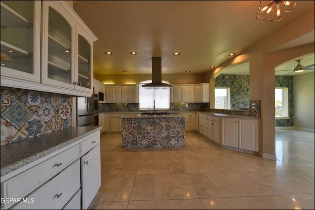 Building Photo - 6732 Pearl Ridge Dr