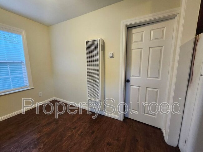 Building Photo - 155 Berverdor Ave