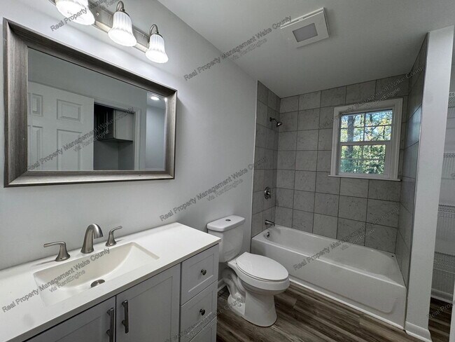 Building Photo - 612 Essington Pl