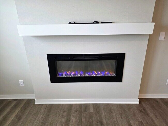 Building Photo - 655 NW Williamsburg Ln