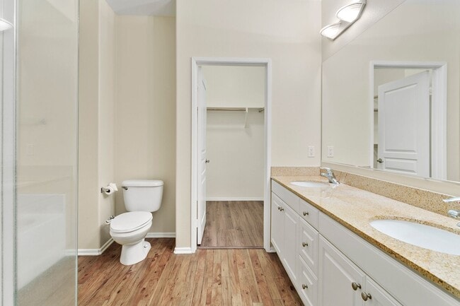 Building Photo - Irvine 2 Bed, 2 Bath With Amenities!!