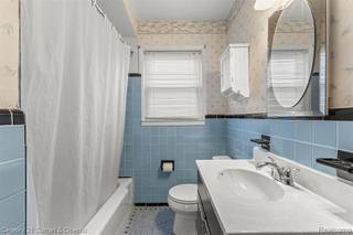 Building Photo - 9616 Colwell Ave