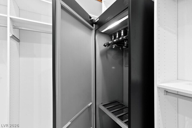 Building Photo - 4315 N Dapple Gray Rd