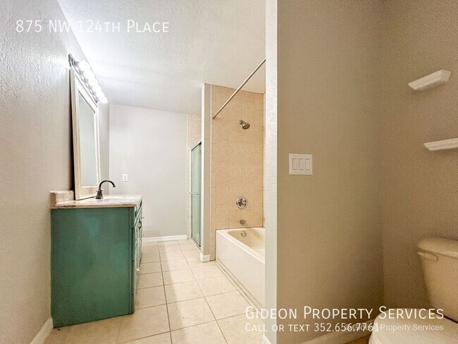 Building Photo - 875 NW 124th Pl