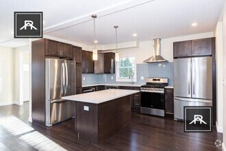 Building Photo - 6 bedroom in Medford MA 02155