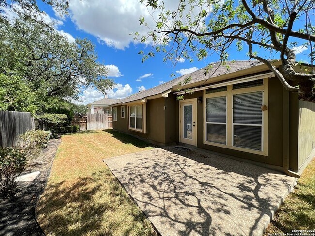 Building Photo - 1303 Bluff Forest