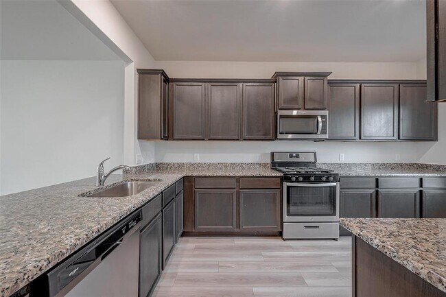 Building Photo - 545 Amberwood Pk Dr
