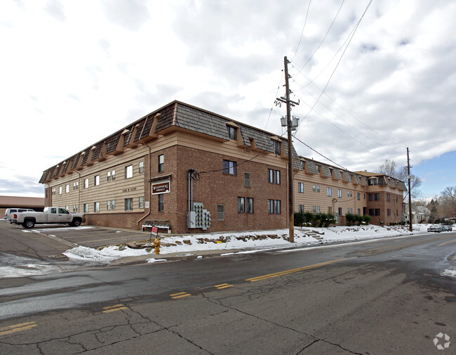 Building Photo - Williamsburg Community