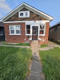 Building Photo - Come make this beautifully rehabbed home Y...