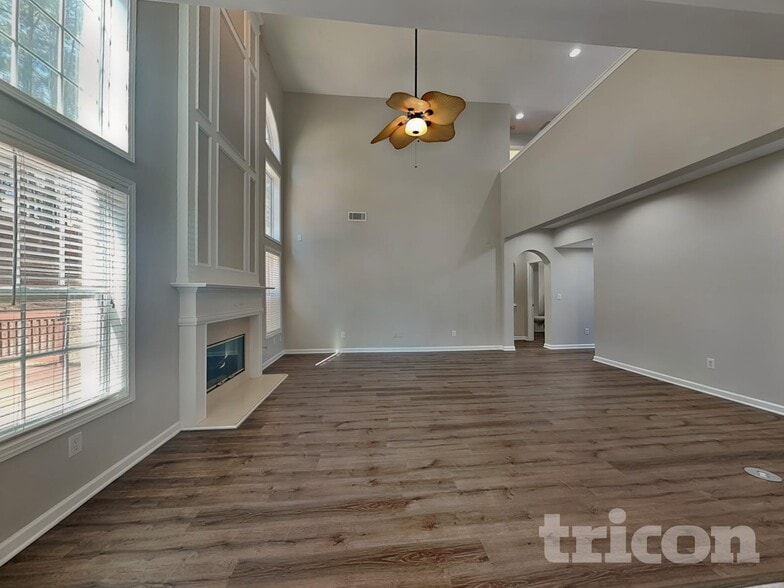 Building Photo - 1524 Montauk Point