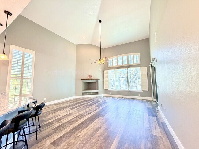 Building Photo - 5243 W Lake Butler Rd