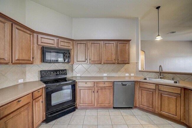 Building Photo - 204 Kerley Dr
