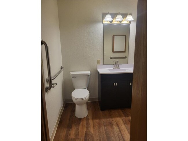 Building Photo - 609 Main St S