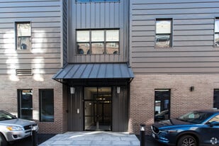 Building Photo - 13 West Central Street